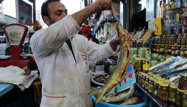 أحد متاجر الأسماك المملحة في مصر