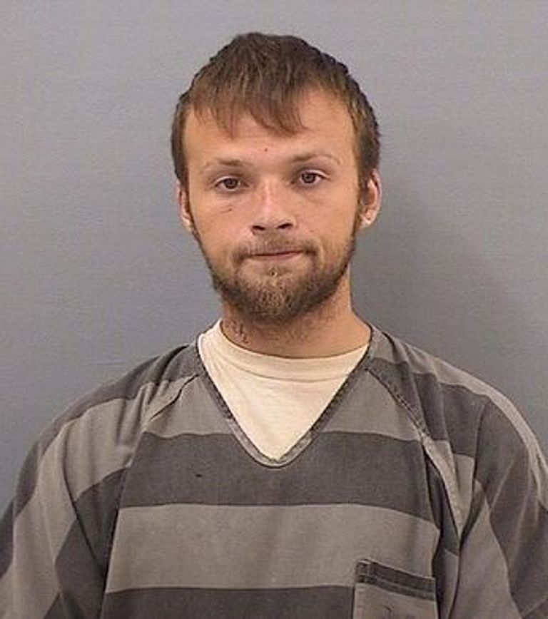 كمينز يقبع في السجن‭‭ ‬‬بعدما عانى من إصابات غير مميتة