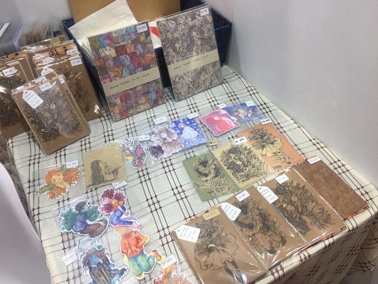 إحدى لوحات شيخة الشامسي 