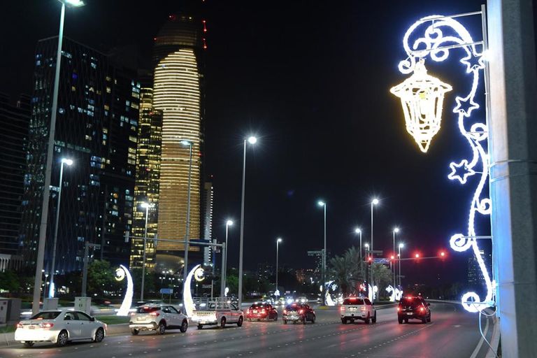 بهاء الأنوار يعمّ أبوظبي.