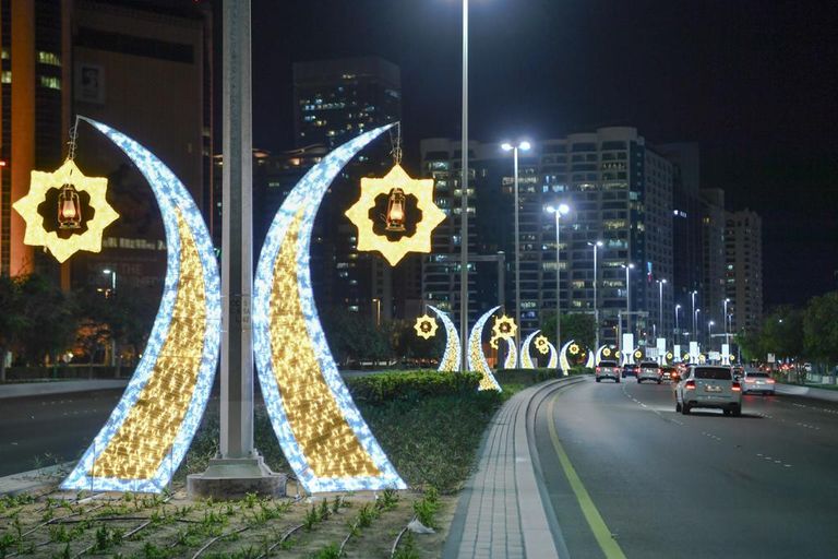 بهاء الأنوار يعمّ أبوظبي.