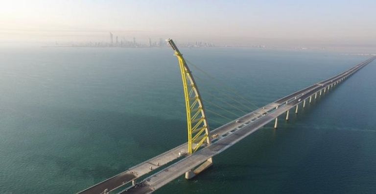 الجسر يمتد على طول 36 كلم 