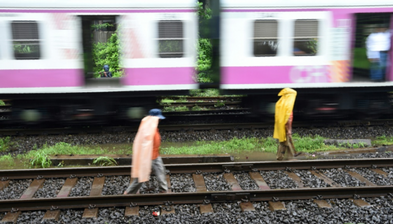 قطار يدهس 3 مراهقين خلال التقاط "سيلفي" في الهند