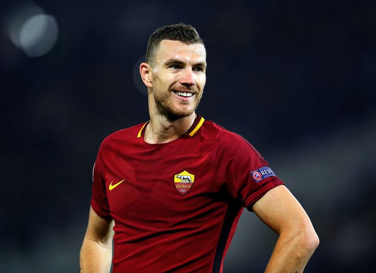 إيدنسون كافاني مهاجم سان جيرمان