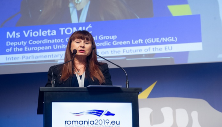 فيوليتا توميك المرشحة اليسارية للبرلمان الأوروبي