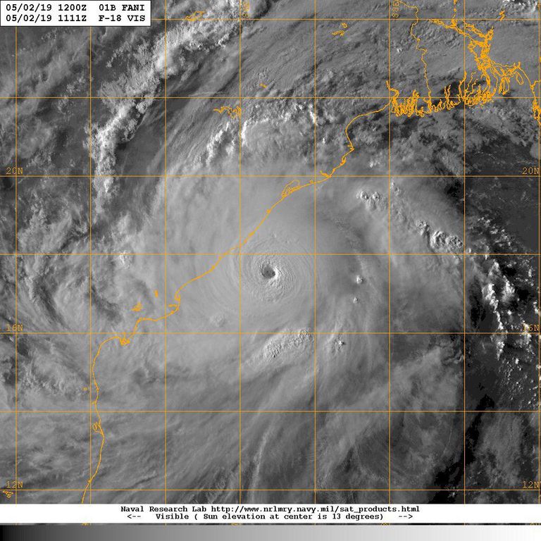 الإعصار فاني يقترب من السواحل الشرقية للهند بسرعة 250 كلم/س