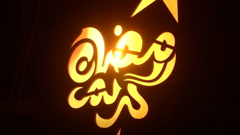 "ورشة للفوانيس" تضيء حياة أردنية شغوفة بزينة شهر الصوم