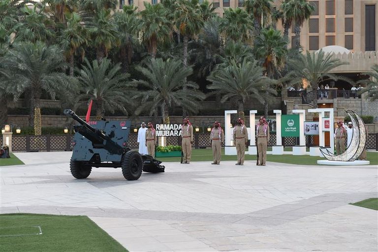 مدفع شرطة دبي في برج خليفة