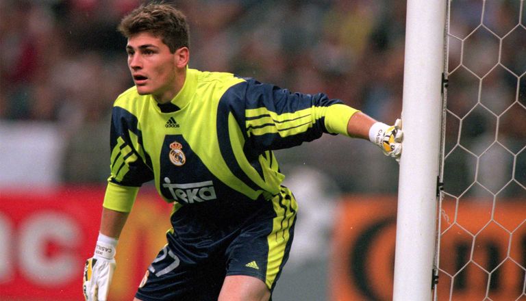 إيكر كاسياس حارس بورتو البرتغالي