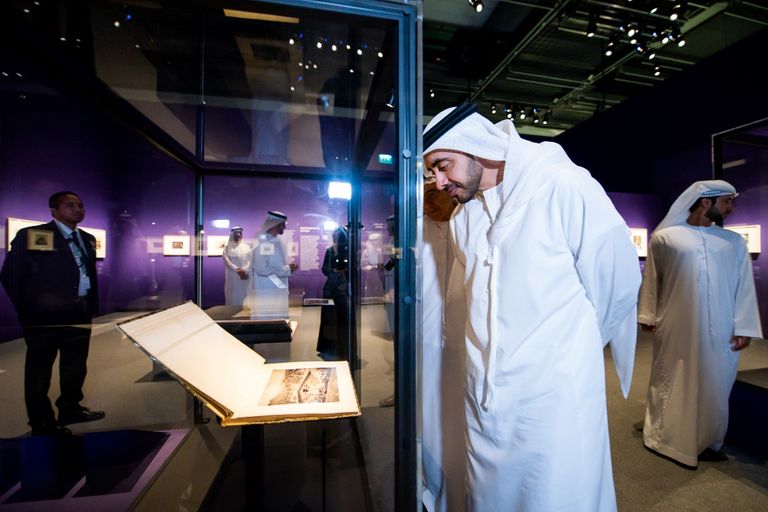 الشيخ عبدالله بن زايد يزور متحف اللوفر أبوظبي