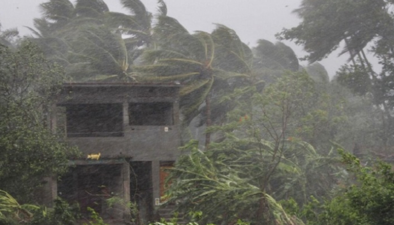 الإعصار "فاني" يصل شرق الهند بسرعة 180 كلم في الساعة