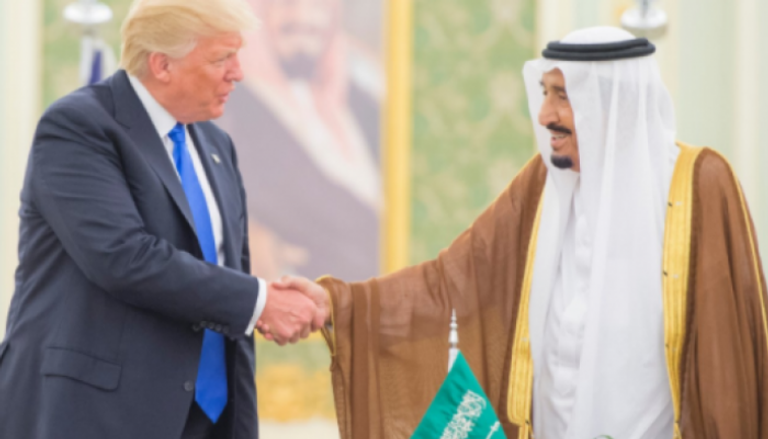 الملك سلمان بن عبد العزيز آل سعود برفقة الرئيس الأمريكي ترامب
