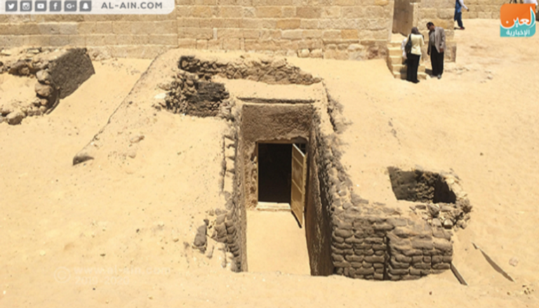  اكتشاف مقبرة فرعونية مزدوجة بمنطقة الأهرامات