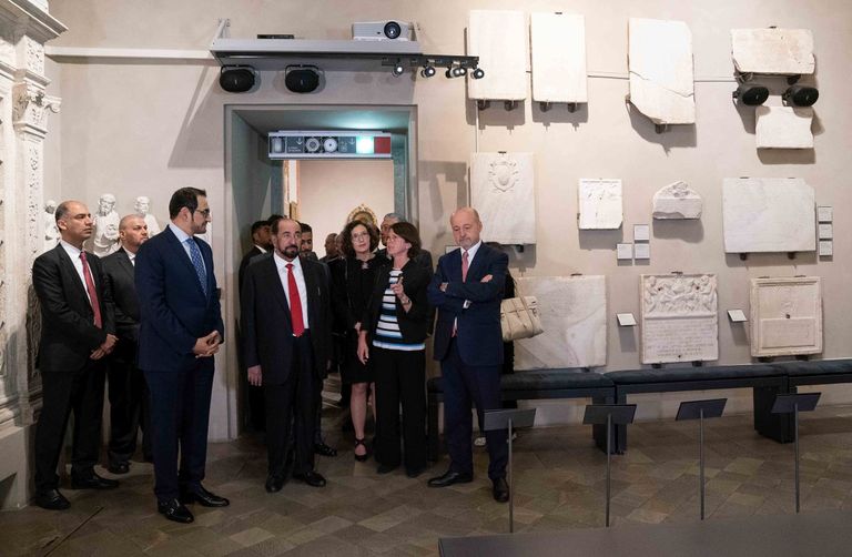 حاكم الشارقة يدشن النسخة الإيطالية من "حديث الذاكرة"