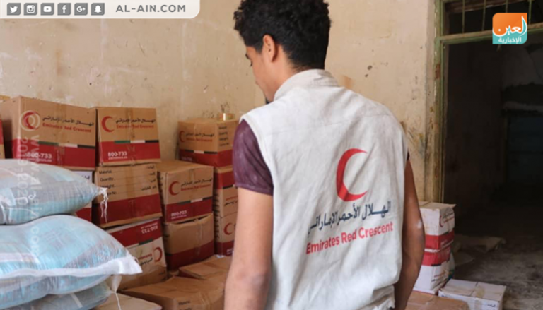 الهلال الأحمر الإماراتي يواصل تقديم المساعدات الإنسانية في تعز.