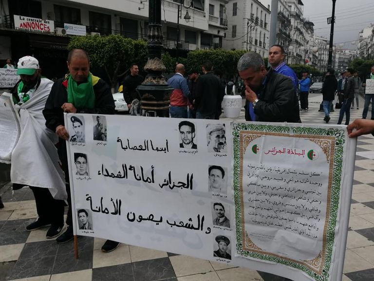الجزائريون يرفضون محاولات التفرقة 