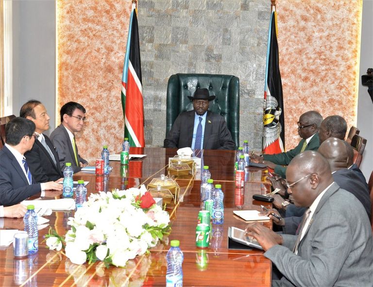 وزير الخارجية الياباني ورئيس جنوب أفريقيا