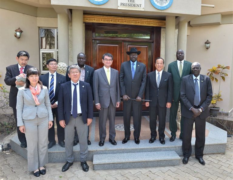 وزير الخارجية الياباني ورئيس جنوب أفريقيا
