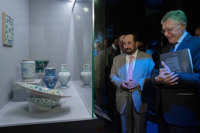 حاكم الشارقة يزور متاحف تاريخية وفنية في تورينو الإيطالية