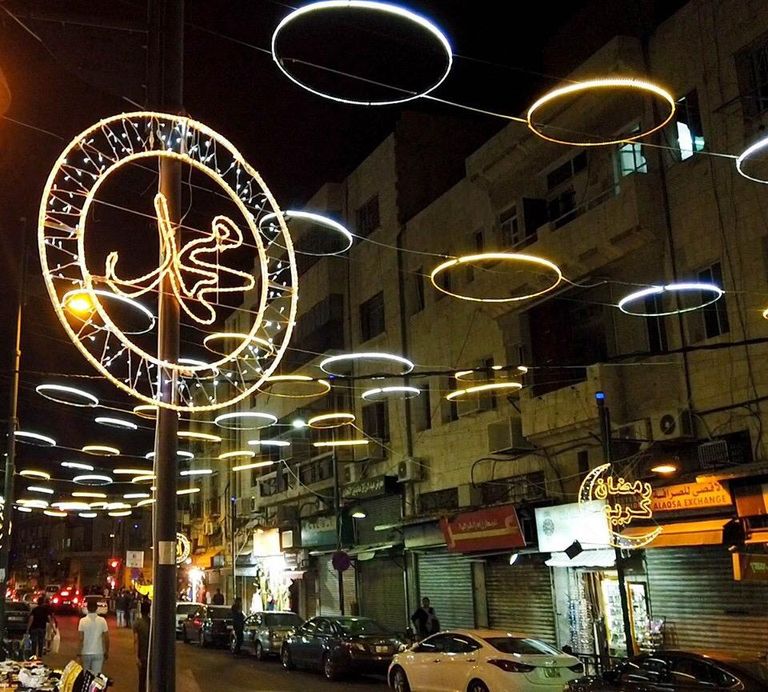 عمّان ومدن أردنية تتزين مع حلول رمضان
