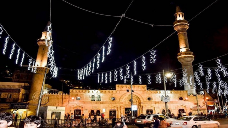 عمّان ومدن أردنية تتزين مع حلول رمضان