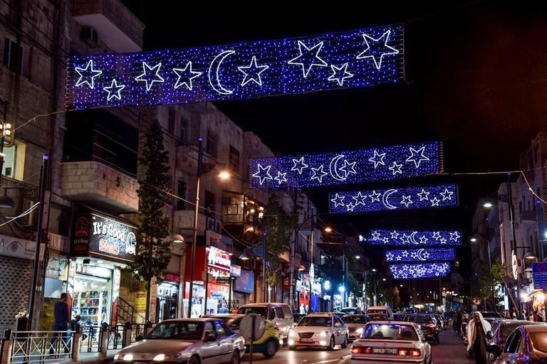 عمّان ومدن أردنية تتزين مع حلول رمضان