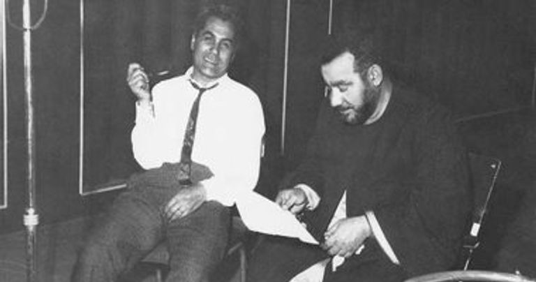 الشيخ النقشبندي يتلقى تهنئة من رجل دين مسيحي