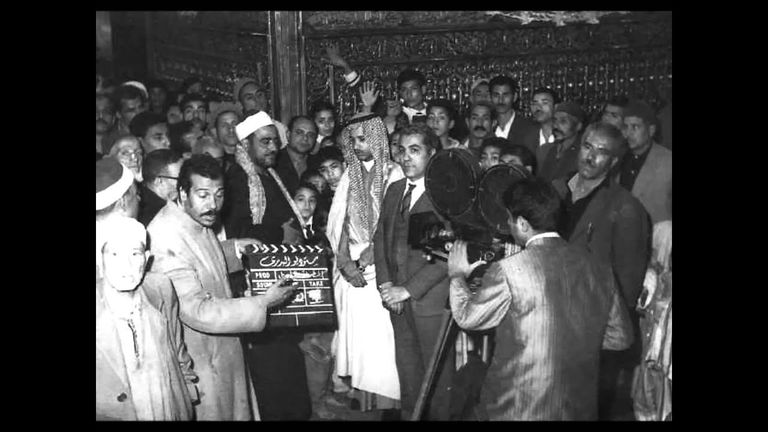 الشيخ النقشبندي يتلقى تهنئة من رجل دين مسيحي