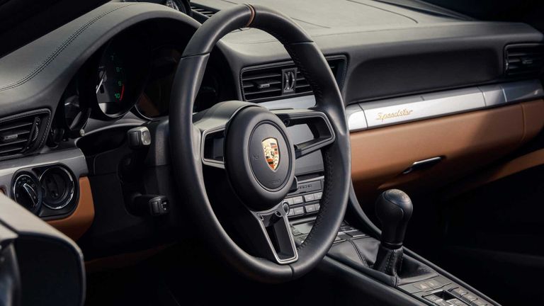 طراز "911 سبيدستر" 