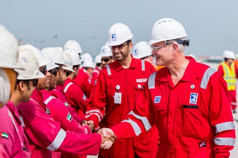 الرئيسان التنفيذيان لـ "أدنوك" و"إكسون موبيل" يبحثان فرص الشراكات 