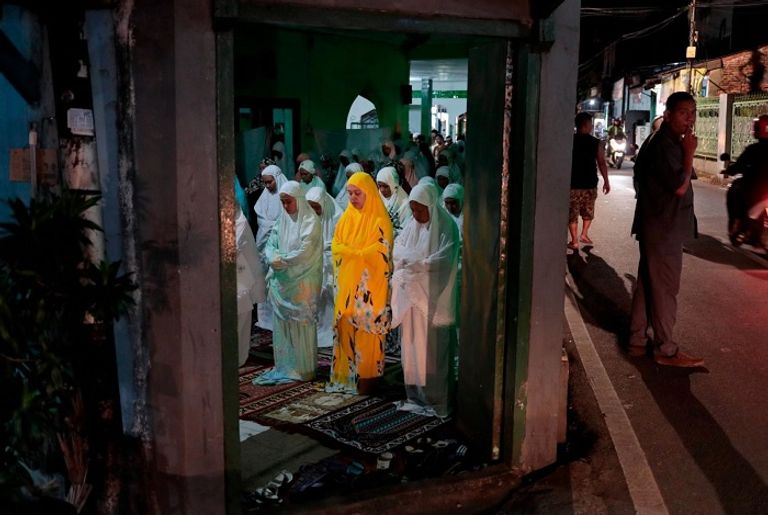 احتفالات الدول بأول أيام شهر رمضان