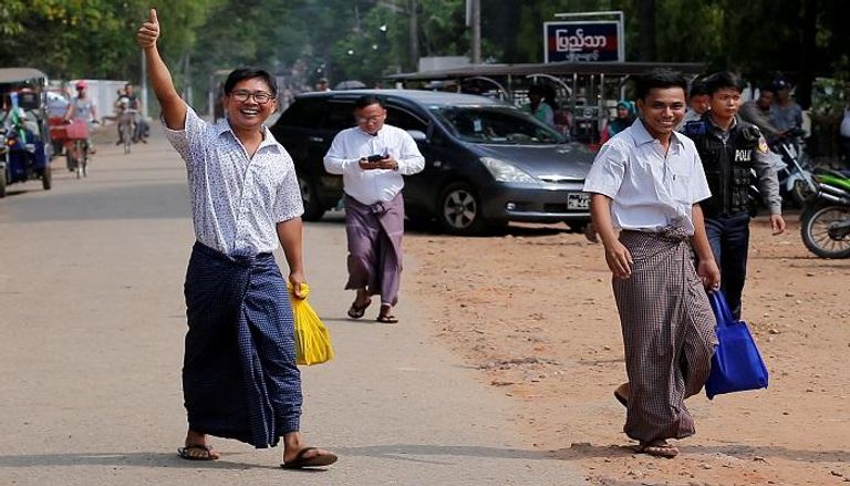 الصحفيان المفرج عنهما في ميانمار  عقب الخروج