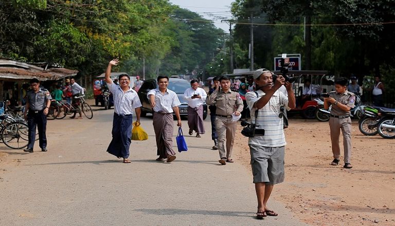 الصحفيان المفرج عنهما في ميانمار  عقب الخروج