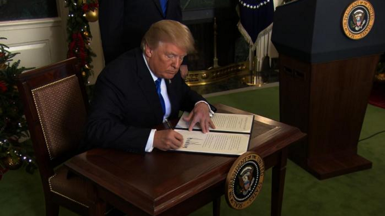 الرئيس الأمريكي دونالد ترامب 