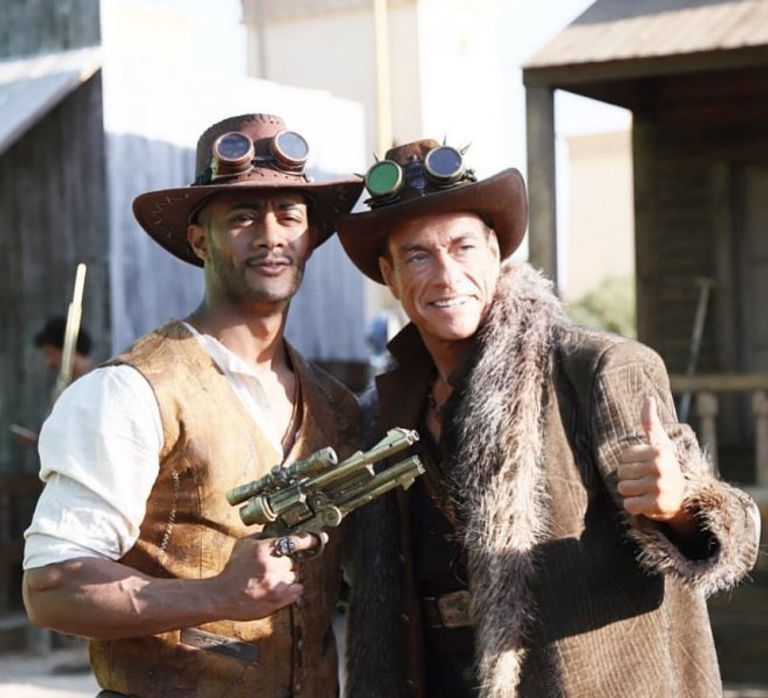 مشهد من إعلان عمرو دياب