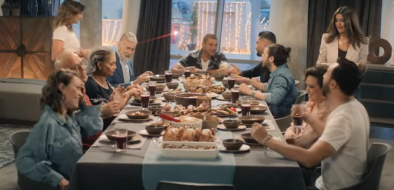 مشهد من إعلان عمرو دياب