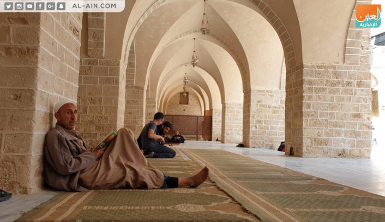 المسجد العمري بغزة "قبلة" الزوار في رمضان