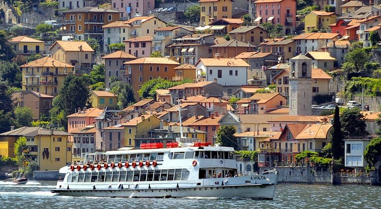 بحيرة كومو الإيطالية