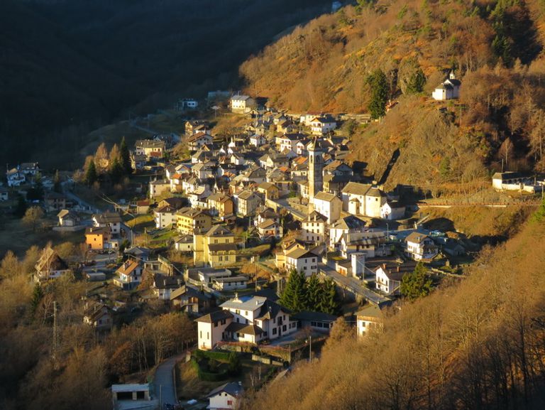 بحيرة كومو الإيطالية