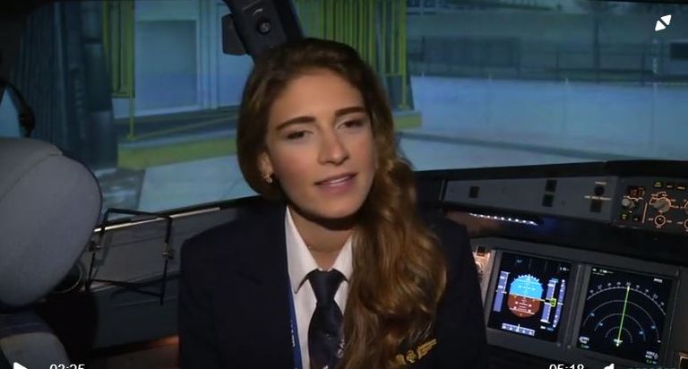 قائدات طائرة لبنانيات.