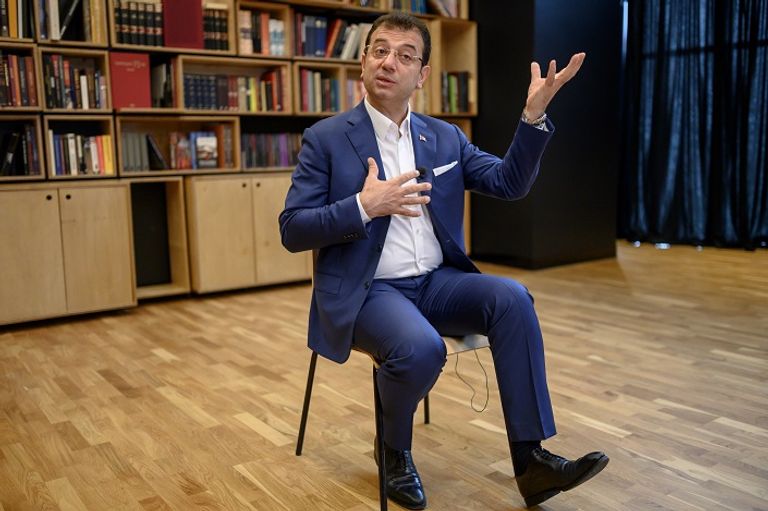 أكرم إمام أوغلو خلال المقابلة