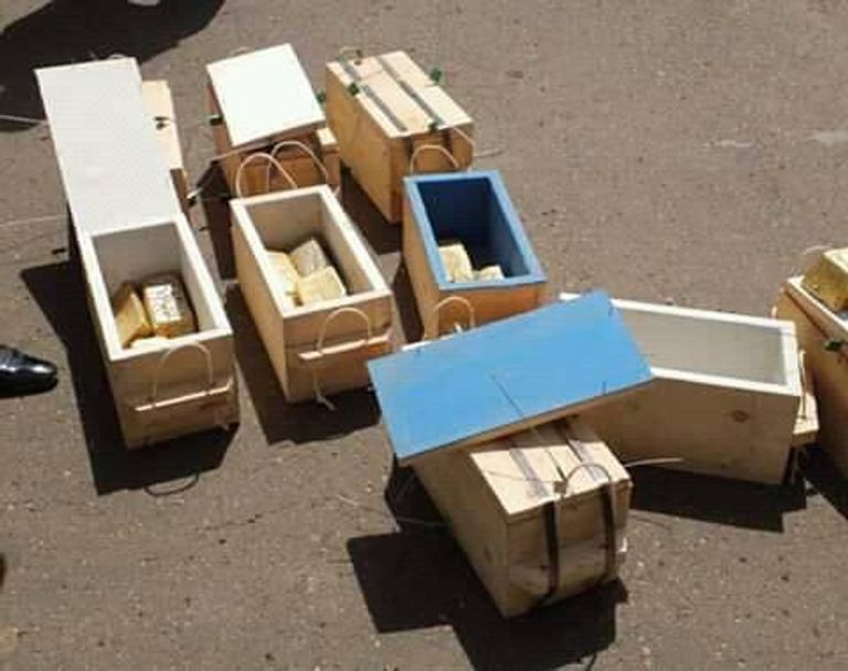 الطائرة المضبوطة المحملة بالذهب