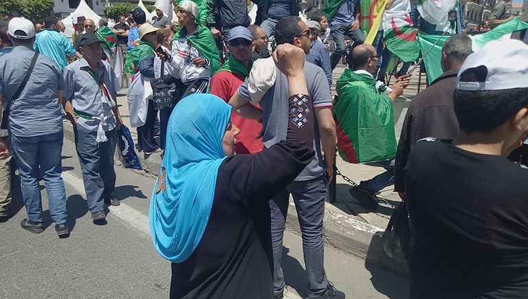 جمعة الصمود حتى تحقيق مطالب الحراك بالجزائر جمعة الصمود حتى تحقيق مطالب الحراك بالجزائر