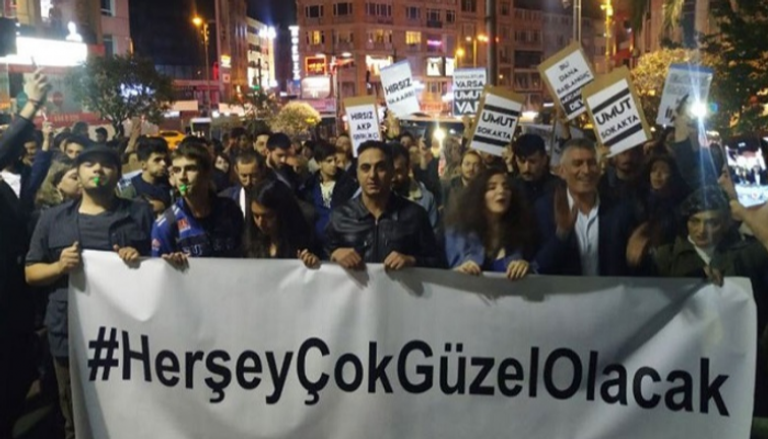 الأتراك يتظاهرون ضد قرار إعادة انتخابات بلدية أسطنبول