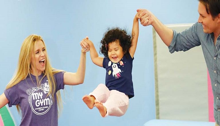 "جيم رياضي" بدبي يستقبل البراعم في سن 6 أسابيع  