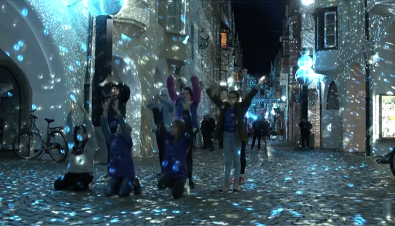"بريسانوني" الإيطالية تشهد أكبر مهرجان ضوئي في منطقة الألب.
