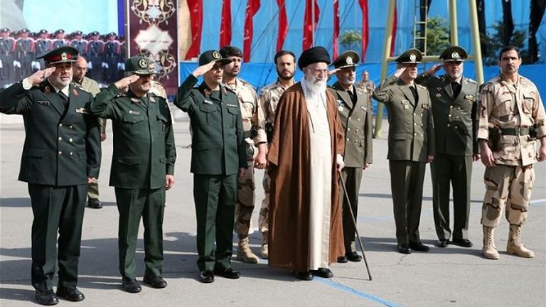 مايك بومبيو في لقاء مع رئيس وزراء العراق ومسؤولين آخرين