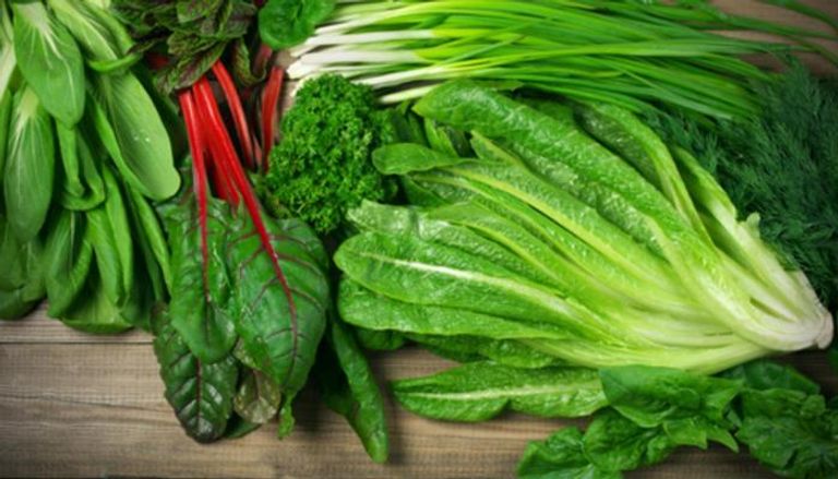 الخضروات الورقية تخلصك من الصوديوم ما يساعد في خفض ضغط الدم المرتفع