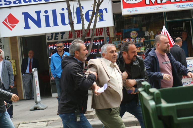 شرطة أردوغان تفض وقفة احتجاجية ضد إعادة انتخابات إسطنبول