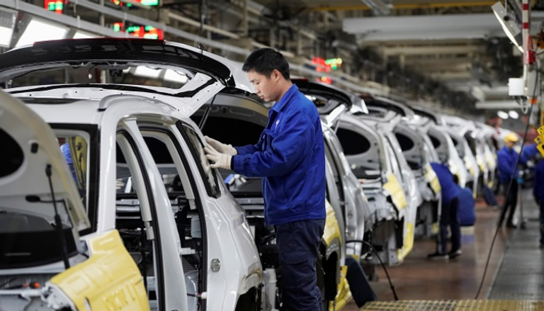 مصنع سيارات في الصين - رويترز